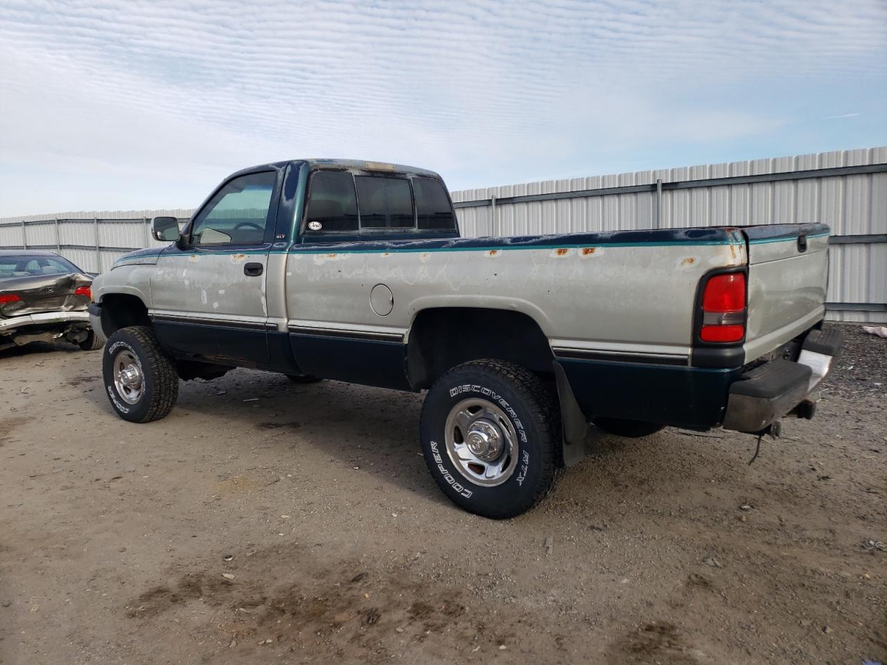 Изображение 2 1994 DODGE RAM 2500  1994 с VIN 1B7KF26W5RS602568