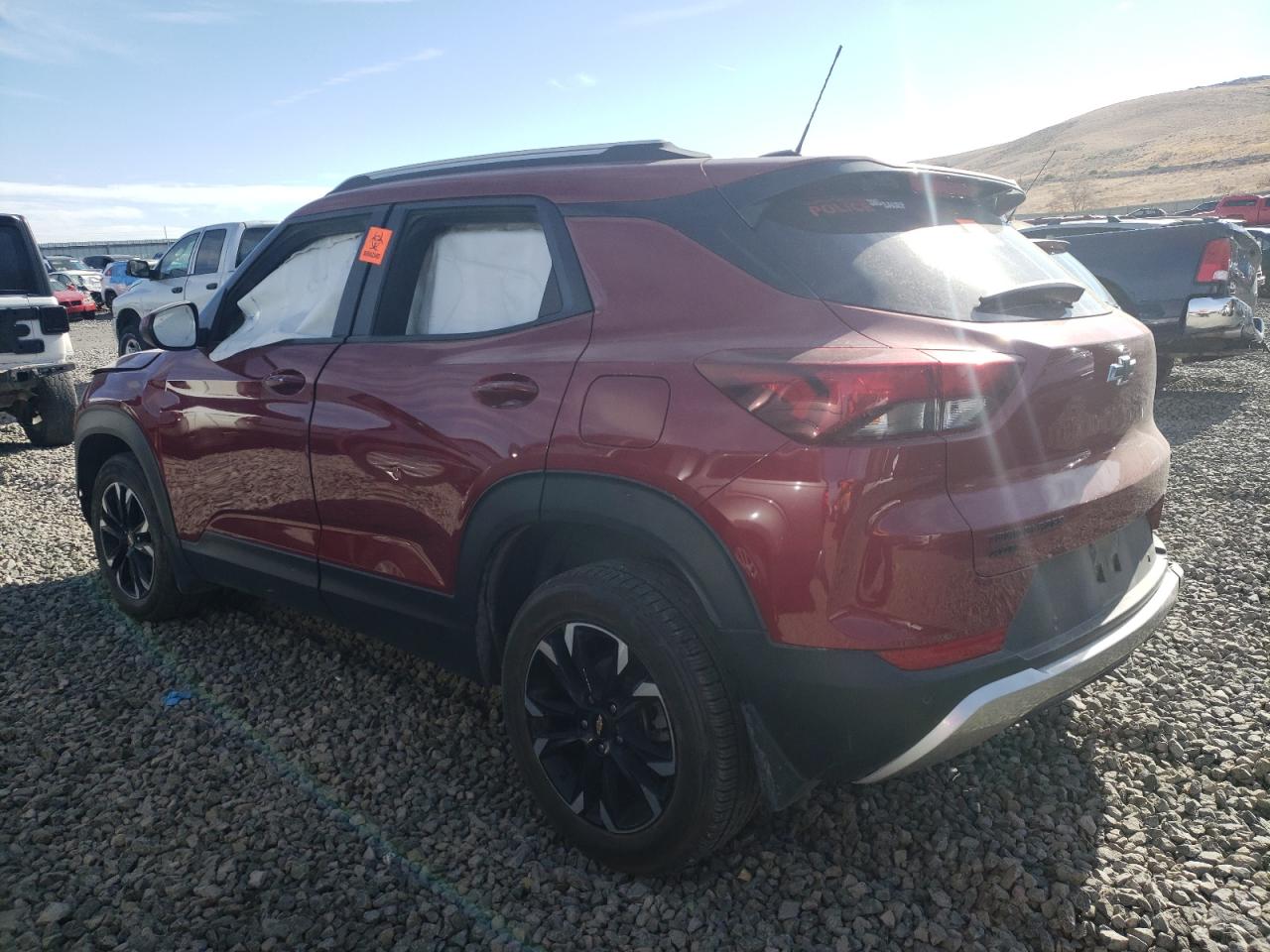 Image 2 of 2021 CHEVROLET TRAILBLAZER LT 2021 with VIN KL79MRSL4MB144018