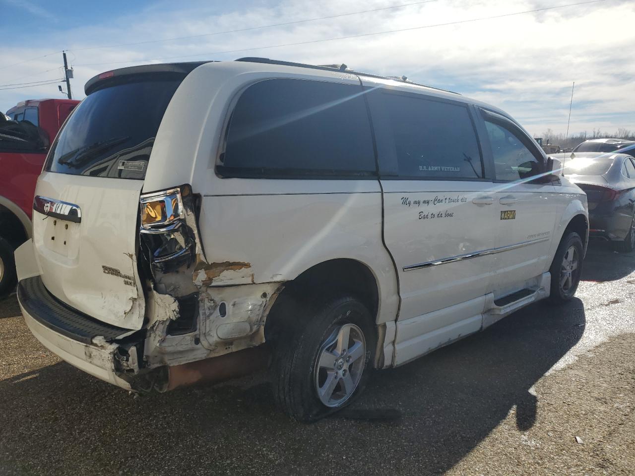 Image 3 of 2010 DODGE GRAND CARAVAN SXT 2010 with VIN 2D4RN5D17AR350440