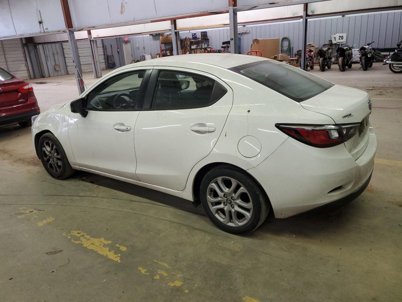 Изображение 2 2017 TOYOTA YARIS IA  2017 с VIN 3MYDLBYV9HY183454