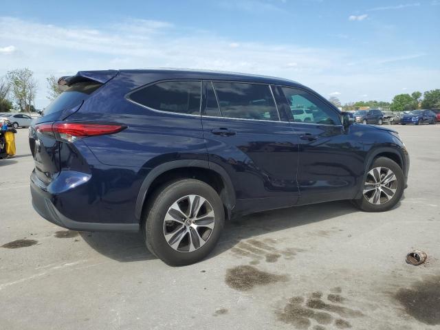 Obraz 3 z 2021 TOYOTA HIGHLANDER XLE 2021 z VIN 5TDHZRAH5MS524409