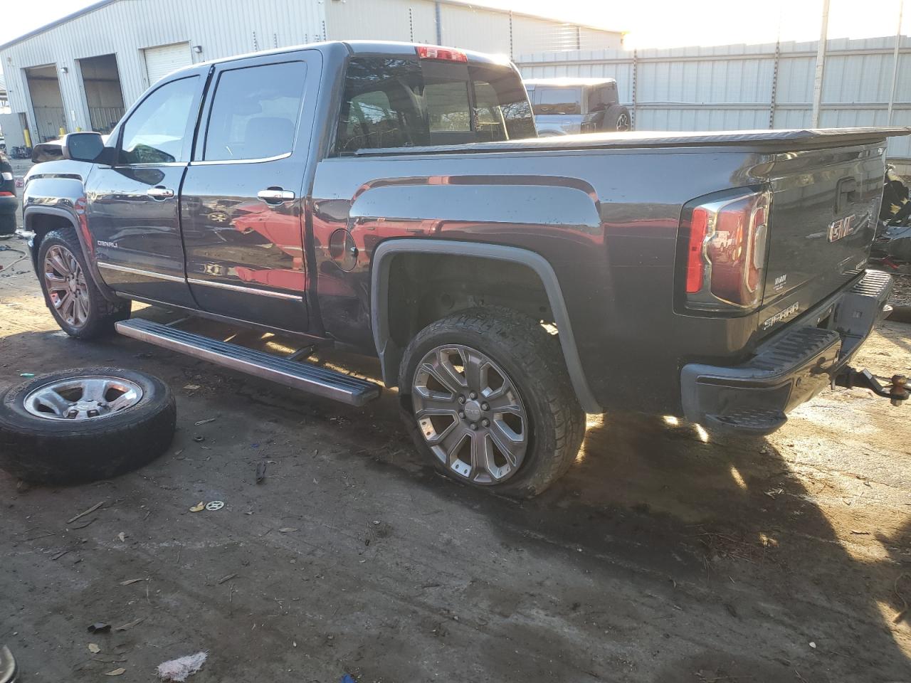 Obraz 2 z 2016 GMC SIERRA K1500 DENALI 2016 z VIN 3GTU2PEC4GG264951
