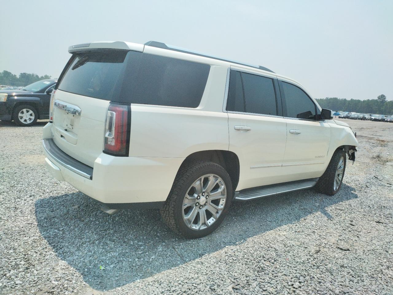 Obraz 3 z 2015 GMC YUKON DENALI 2015 z VIN 1GKS2CKJXFR310210
