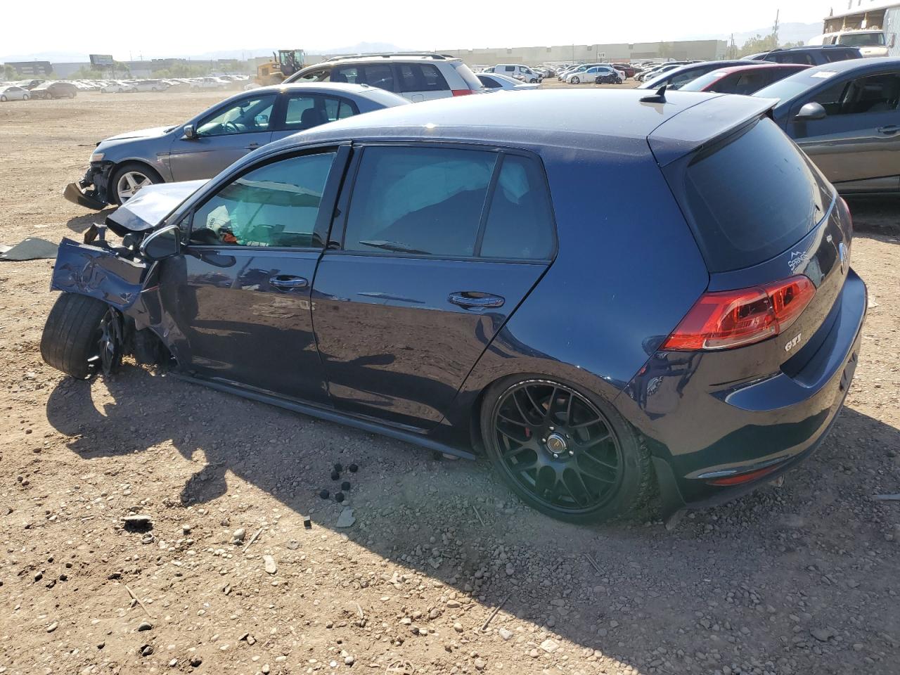 Obraz 2 z 2016 VOLKSWAGEN GTI S/SE 2016 z VIN 3VW5T7AU7GM067187