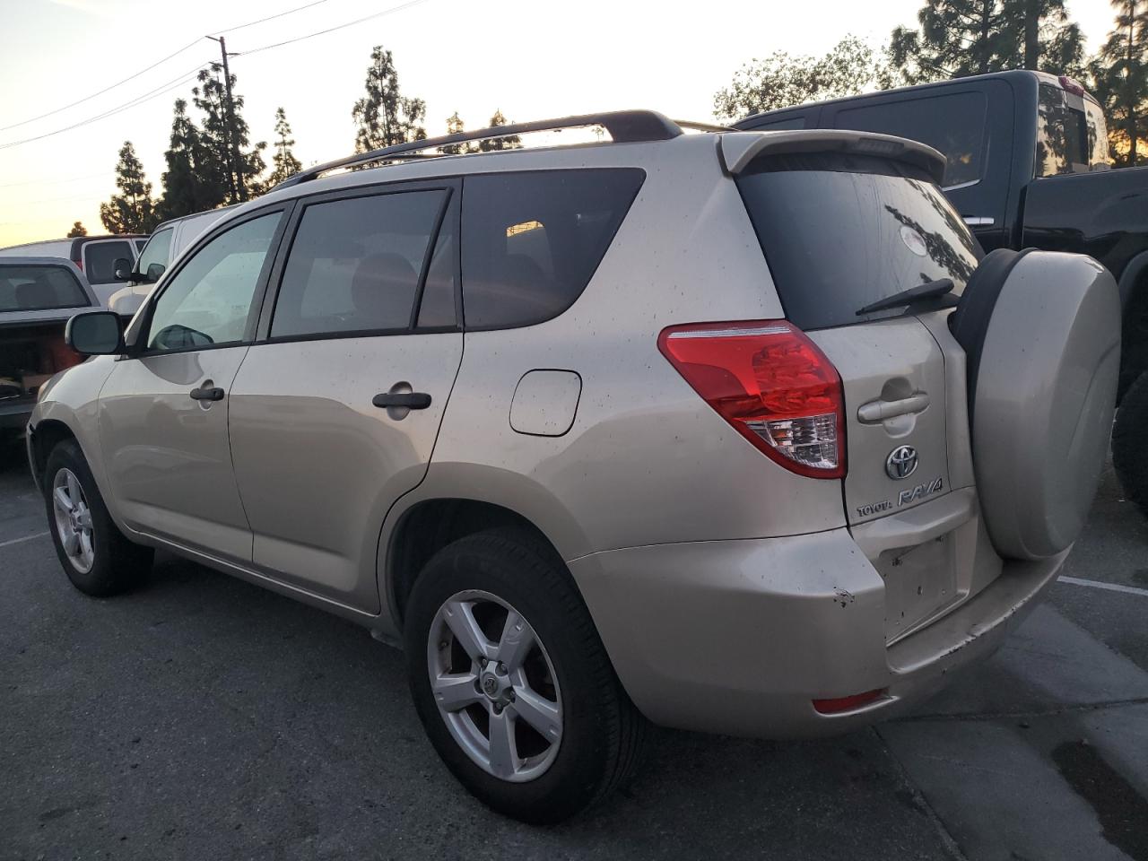 Obraz 2 z 2006 TOYOTA RAV4  2006 z VIN JTMZD33V966007216