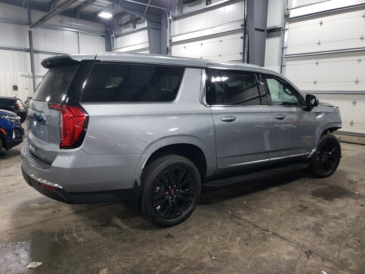 Изображение 3 2023 GMC YUKON XL K1500 SLT 2023 с VIN 1GKS2GKT7PR541740