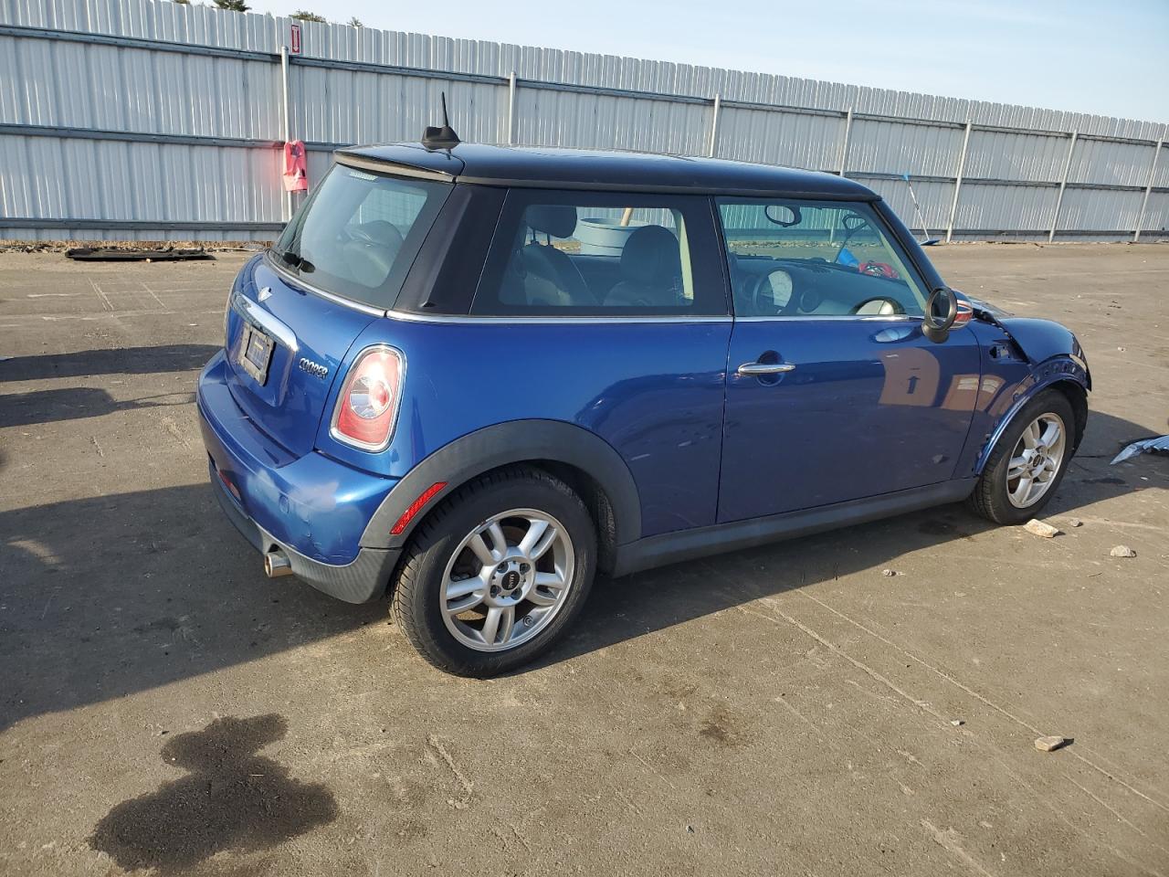 Image 3 of 2012 MINI COOPER  2012 with VIN WMWSU3C53CT185568