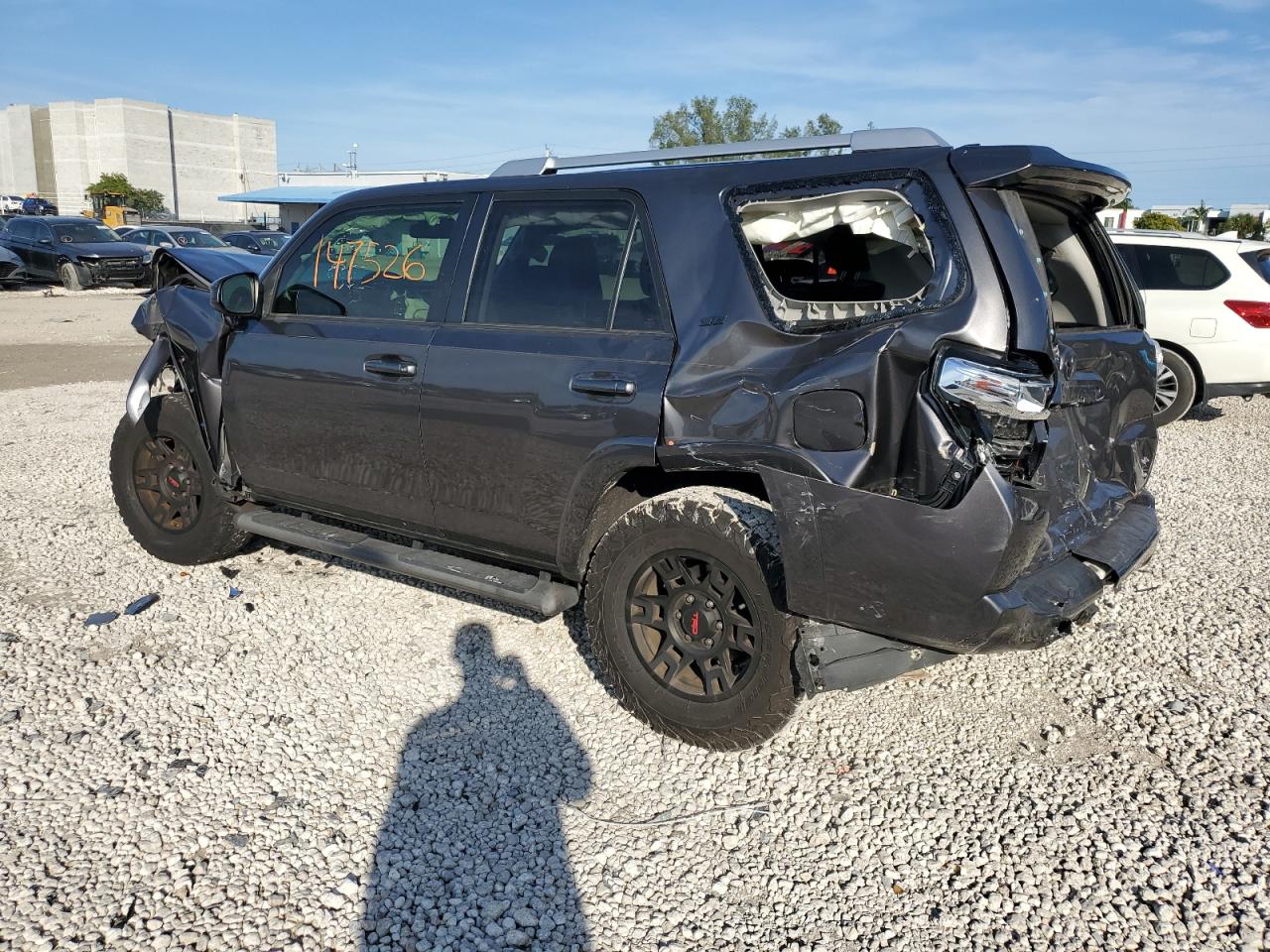 Obraz 2 z 2016 TOYOTA 4RUNNER SR5 2016 z VIN JTEZU5JR2G5144602