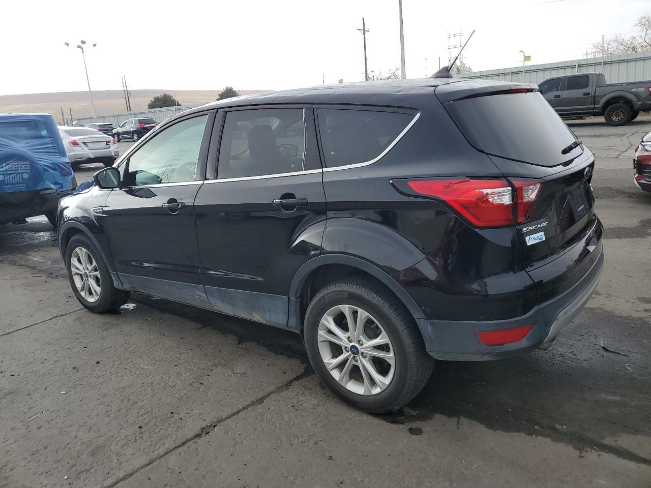 Obraz 2 z 2019 FORD ESCAPE SE 2019 z VIN 1FMCU9GDXKUB60716