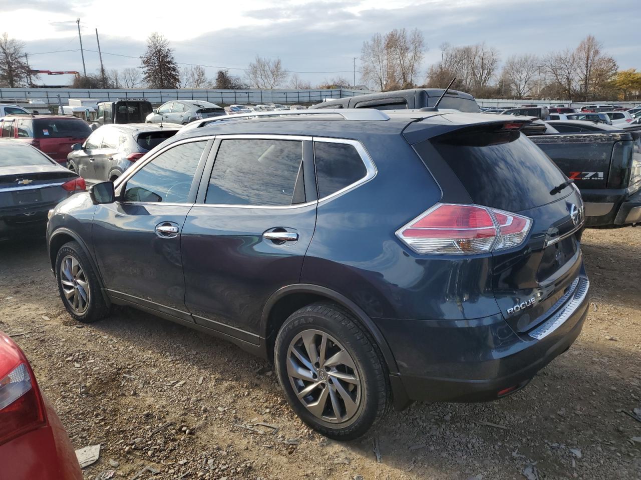 Image 2 of 2015 NISSAN ROGUE S 2015 with VIN 5N1AT2MV7FC813061