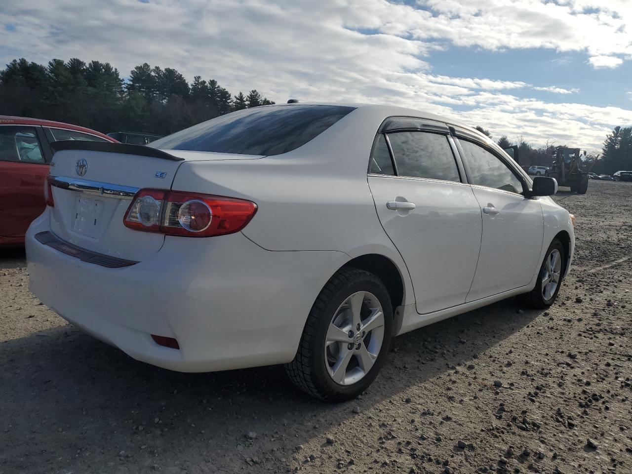 Image 3 of 2013 TOYOTA COROLLA BASE 2013 with VIN 2T1BU4EE8DC998595