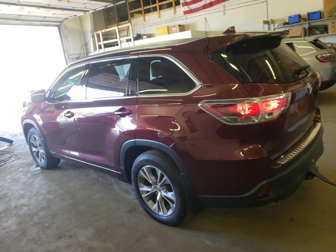 Image 2 of 2014 TOYOTA HIGHLANDER XLE 2014 with VIN 5TDJKRFH4ES025388