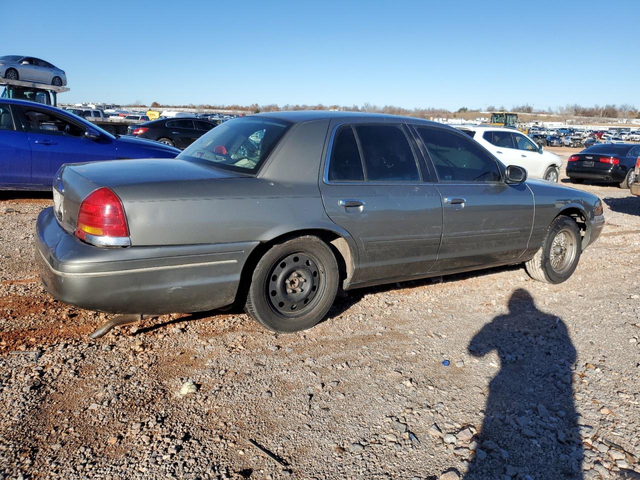 Изображение 3 2001 FORD CROWN VICTORIA LX 2001 с VIN 2FAFP74W01X128356
