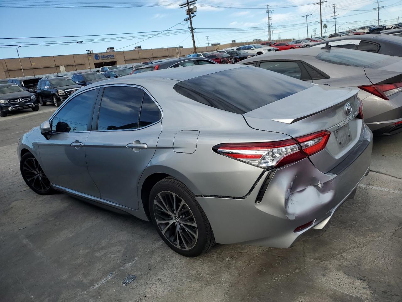 Obraz 2 z 2018 TOYOTA CAMRY L 2018 z VIN 4T1B11HK9JU117597