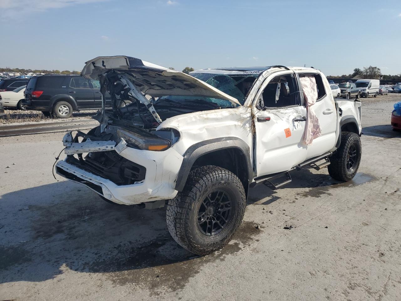 Obraz 1 z 2020 TOYOTA TACOMA DOUBLE CAB 2020 z VIN 5TFCZ5AN5LX217937