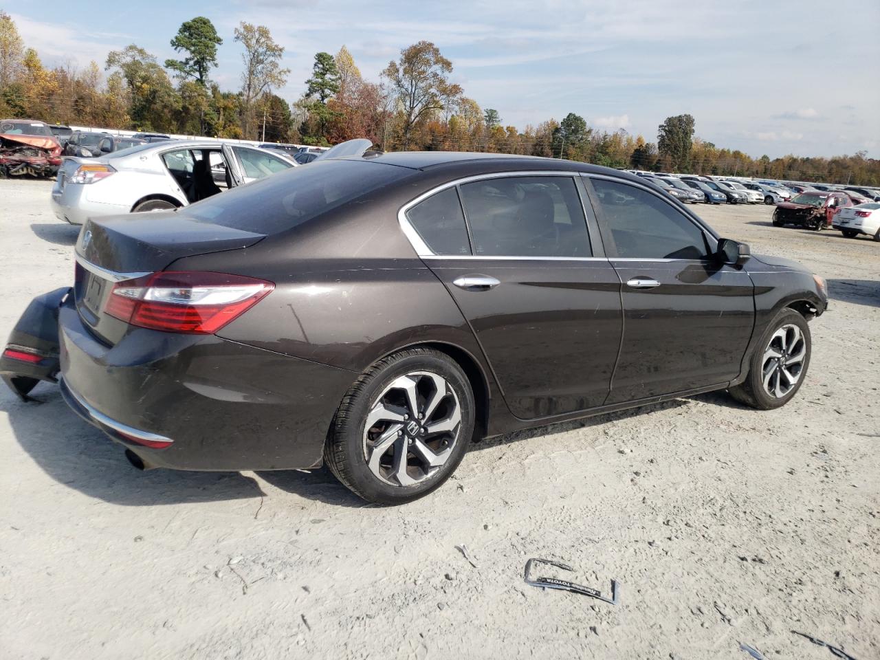 Изображение 3 2016 HONDA ACCORD EX 2016 с VIN 1HGCR2F73GA147678