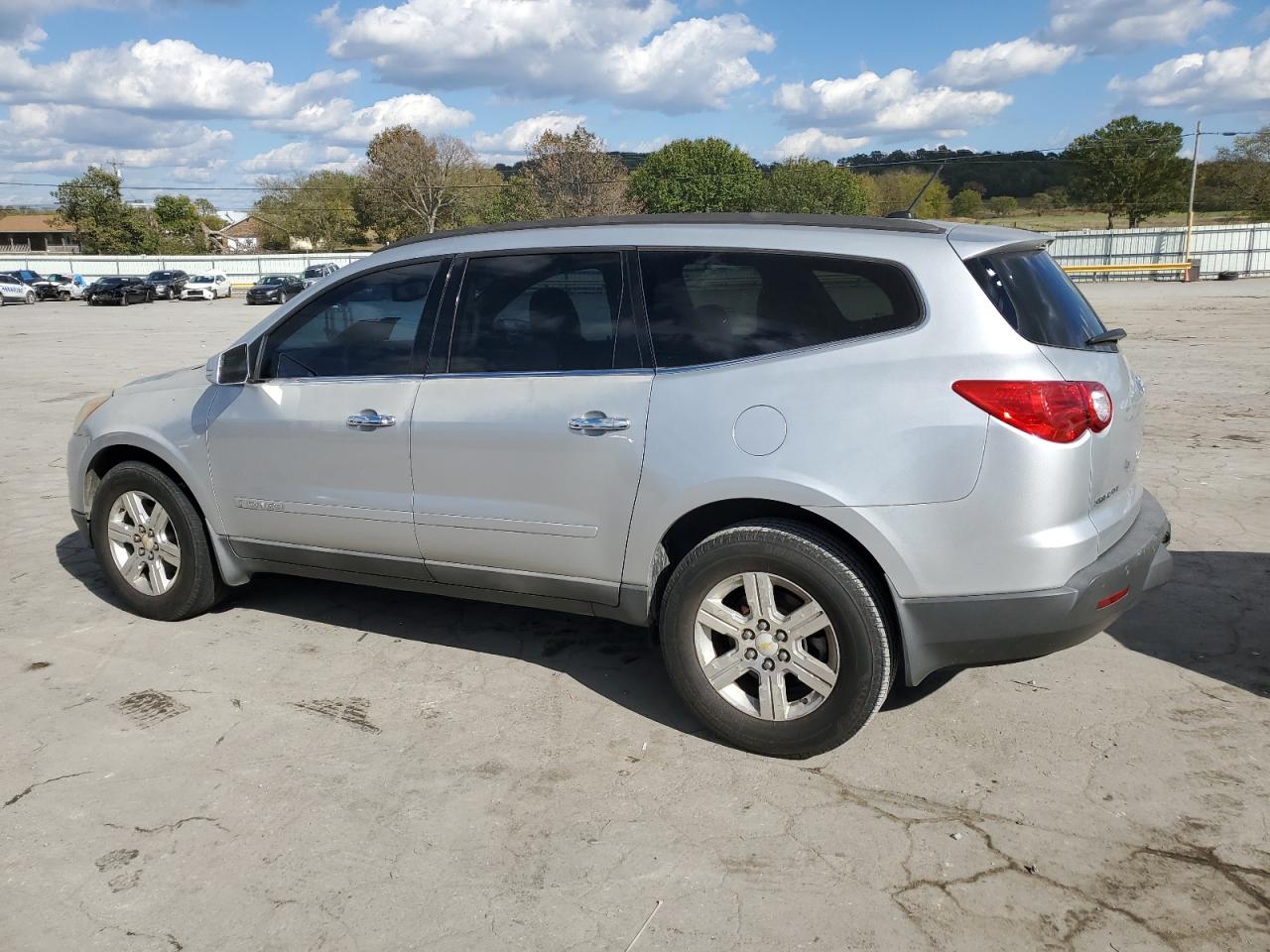 Image 2 of 2009 CHEVROLET TRAVERSE LT 2009 with VIN 1GNEV23D69S177579