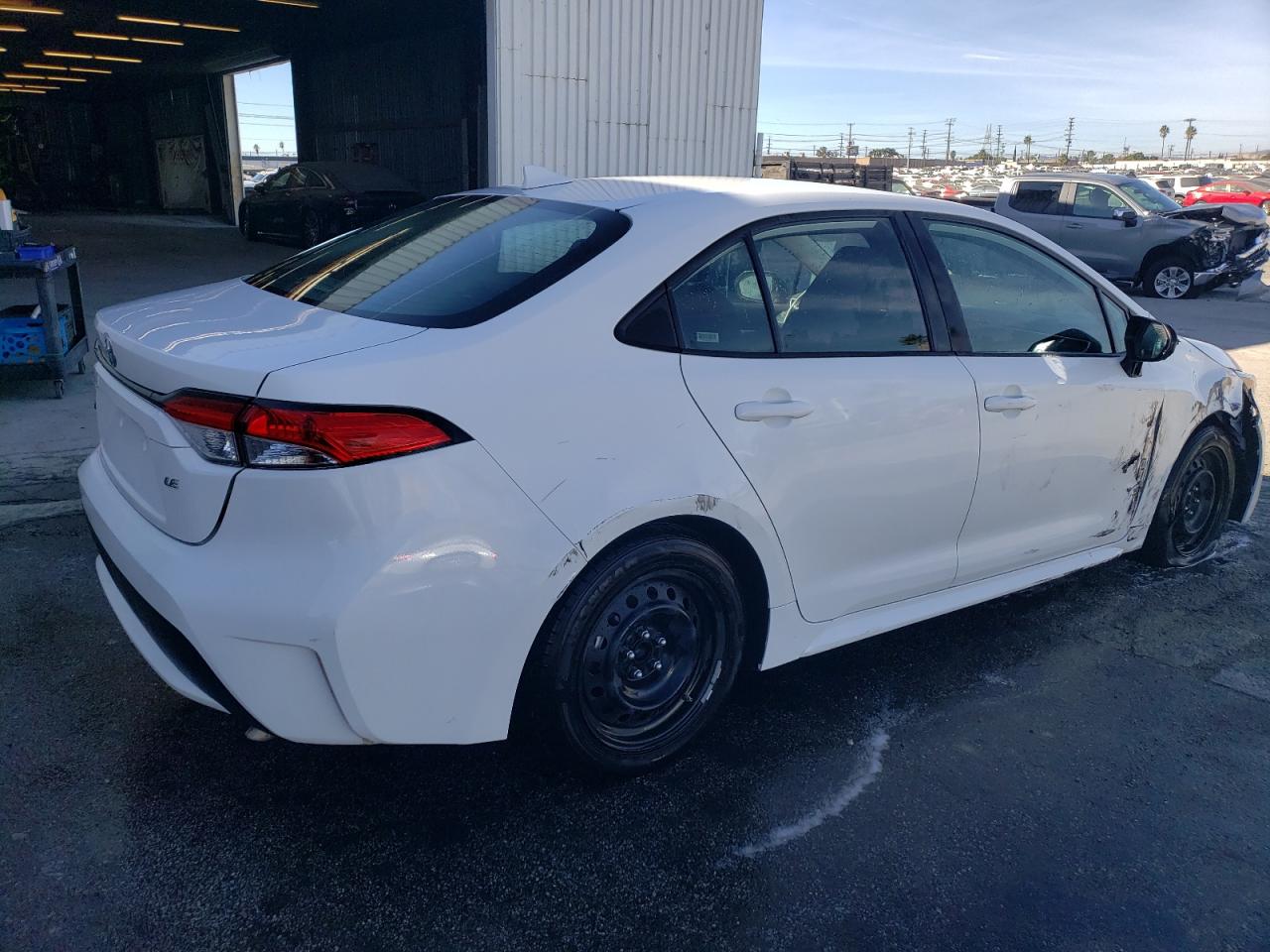 Image 3 of 2021 TOYOTA COROLLA LE 2021 with VIN 5YFEPMAE7MP250897