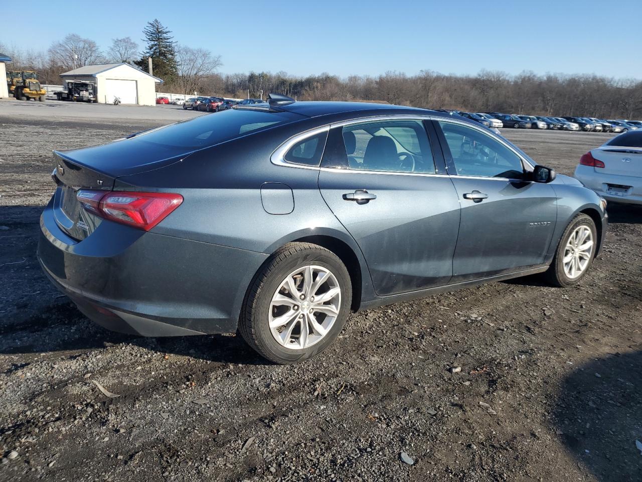 Image 3 of 2019 CHEVROLET MALIBU LT 2019 with VIN 1G1ZD5ST3KF226042