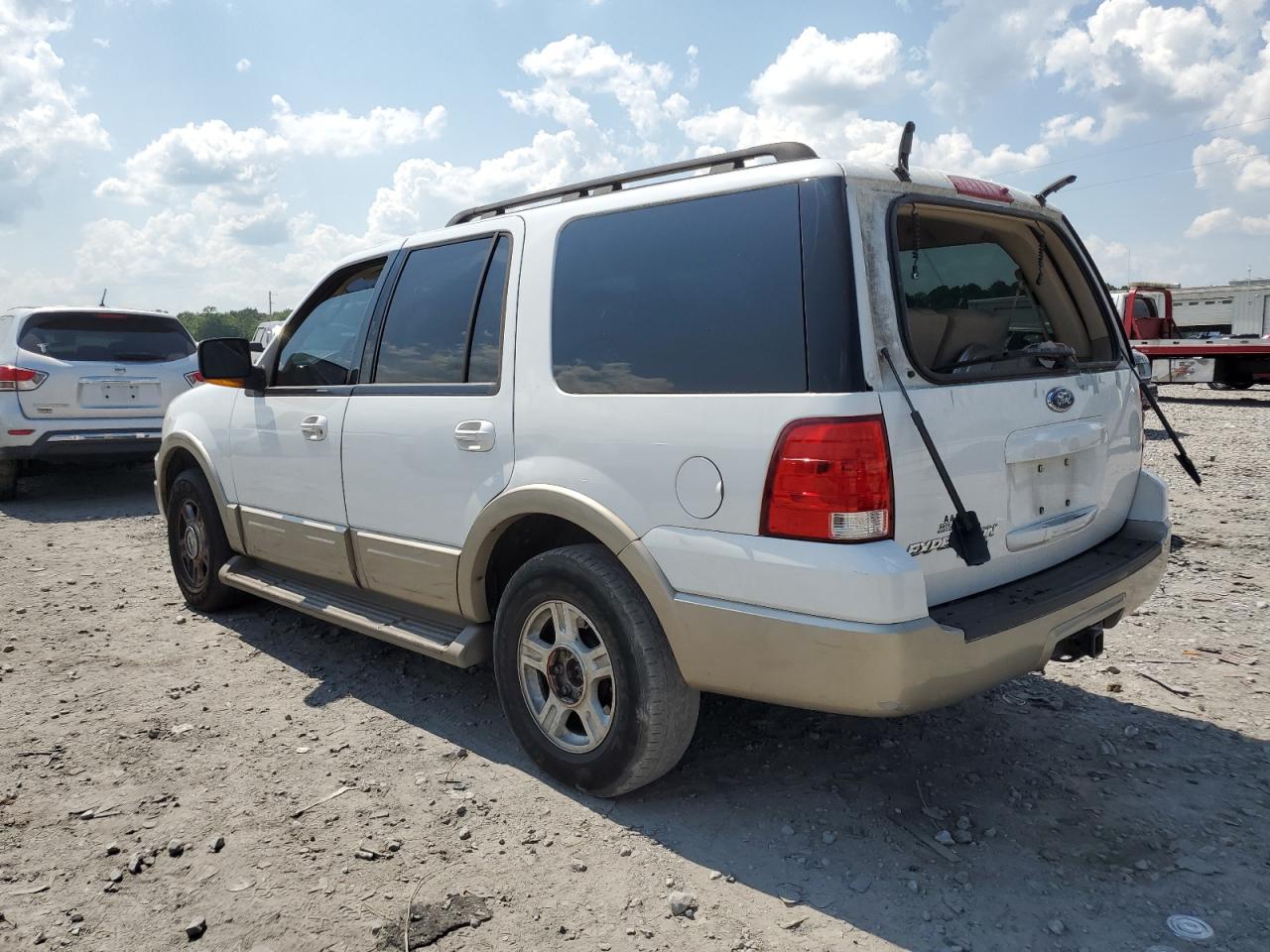 Image 2 of 2005 FORD EXPEDITION EDDIE BAUER 2005 with VIN 1FMPU17515LA02111
