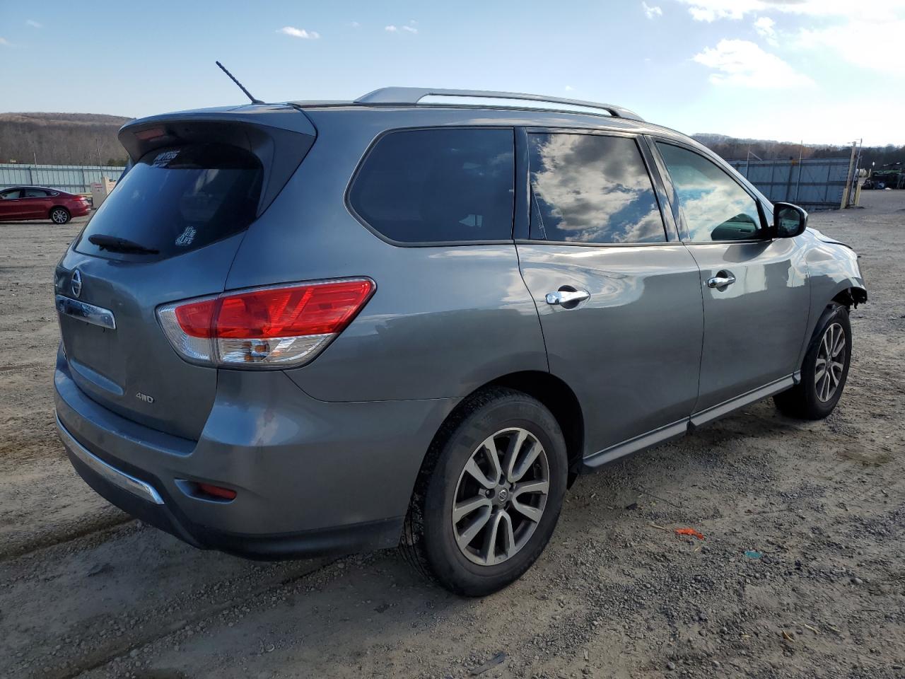 Image 3 of 2015 NISSAN PATHFINDER S 2015 with VIN 5N1AR2MM7FC693834