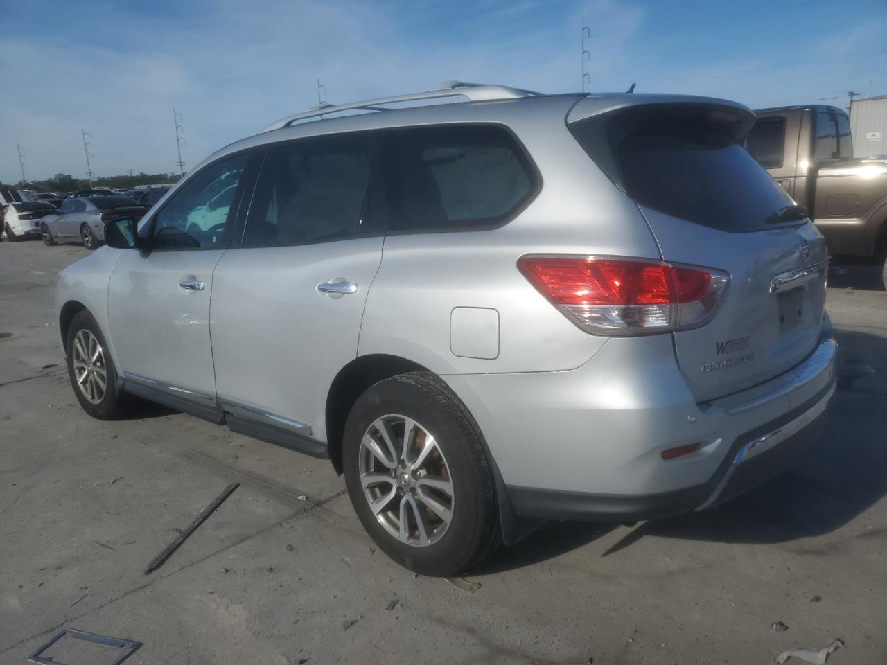 Изображение 2 2014 NISSAN PATHFINDER S 2014 с VIN 5N1AR2MN9EC625607