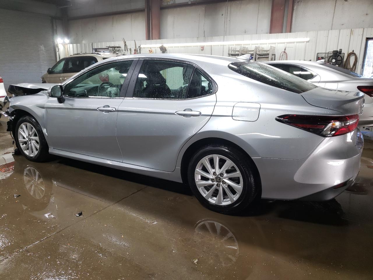 Изображение 2 2023 TOYOTA CAMRY LE 2023 с VIN 4T1C11AK0PU184872