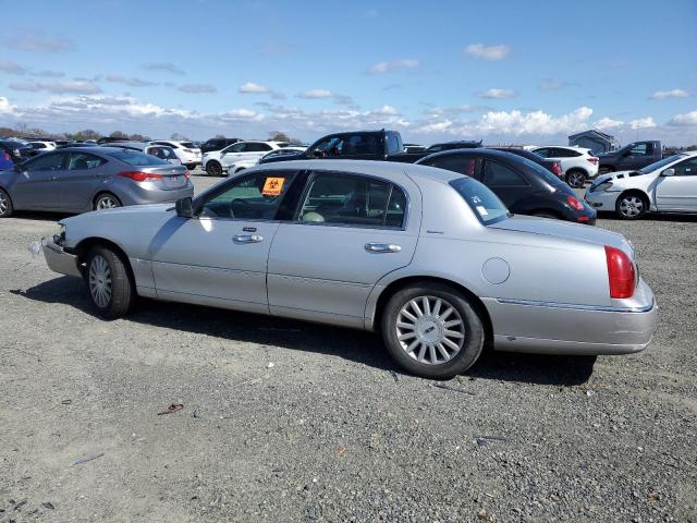 Изображение 2 2004 LINCOLN TOWN CAR EXECUTIVE 2004 с VIN 1LNHM81W14Y687808