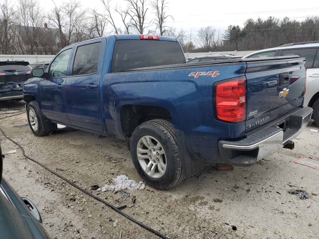 Image 2 of 2016 CHEVROLET SILVERADO K1500 LT 2016 with VIN 3GCUKREC3GG130394