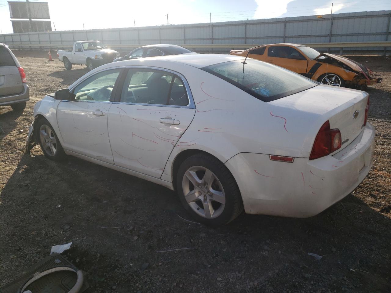 Изображение 2 2011 CHEVROLET MALIBU LS 2011 с VIN 1G1ZA5EUXBF230005