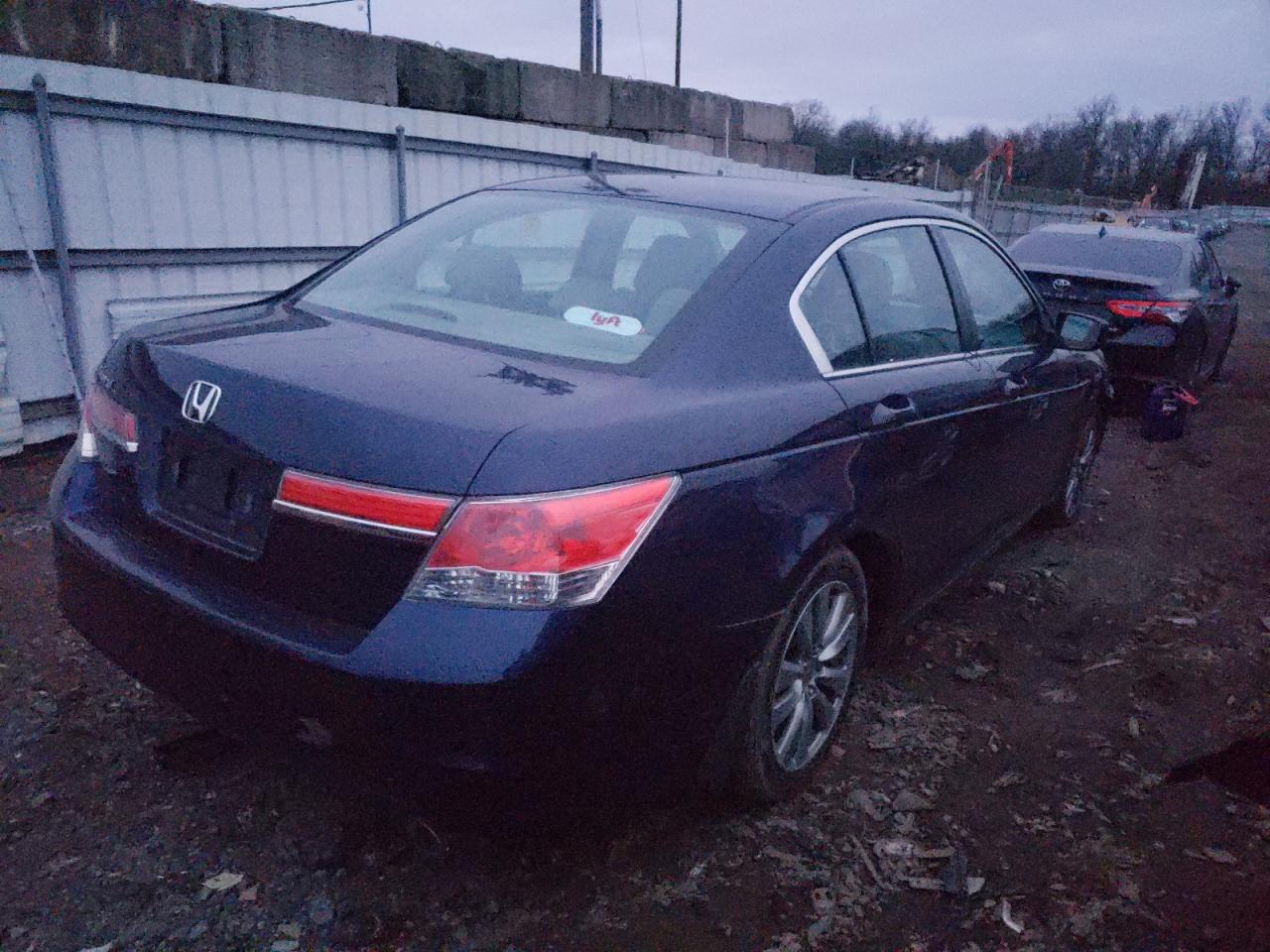 Image 3 of 2012 HONDA ACCORD EX 2012 with VIN 1HGCP2F7XCA072848