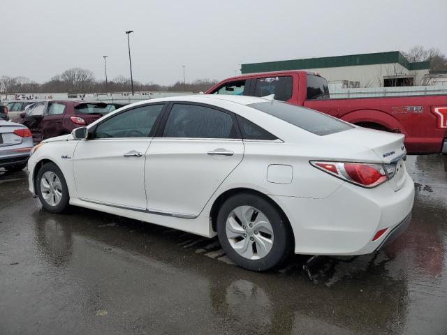 Image 2 of 2013 HYUNDAI SONATA HYBRID 2013 with VIN KMHEC4A47DA078891