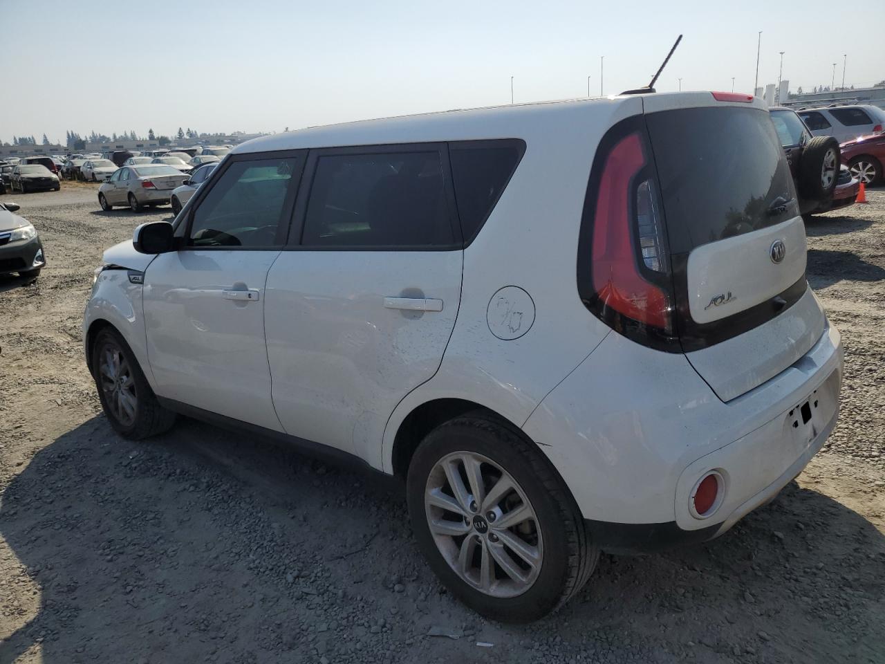 Изображение 2 2018 KIA SOUL + 2018 с VIN KNDJP3A5XJ7903051