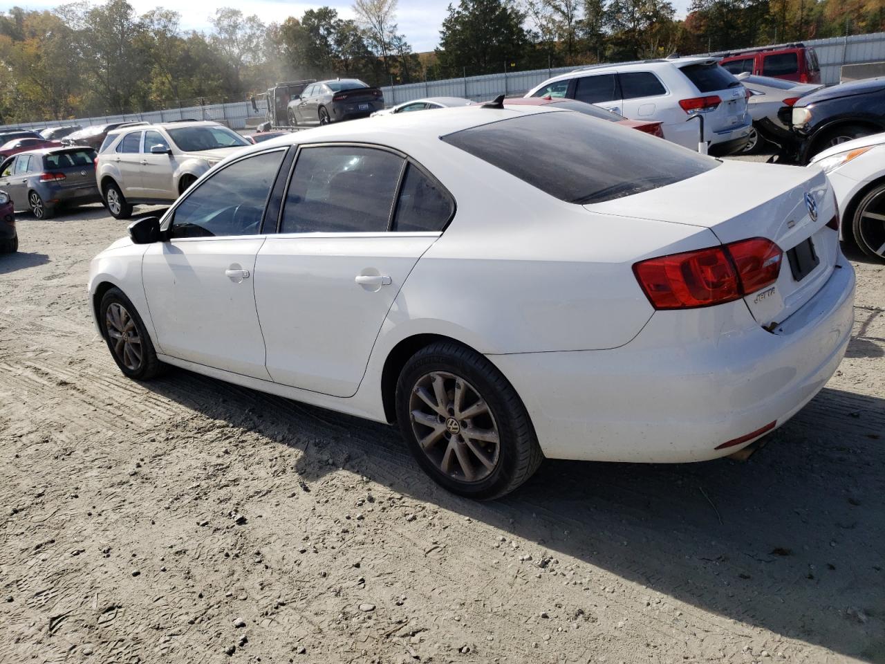 Image 2 of 2013 VOLKSWAGEN JETTA SE 2013 with VIN 3VWDP7AJ1DM442685