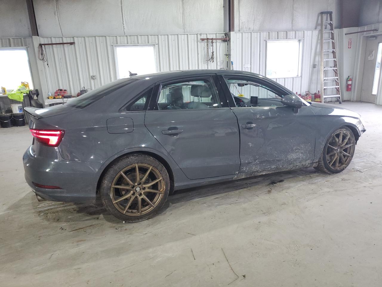 Изображение 3 2018 AUDI A3 PREMIUM 2018 с VIN WAUB8GFF1J1078446