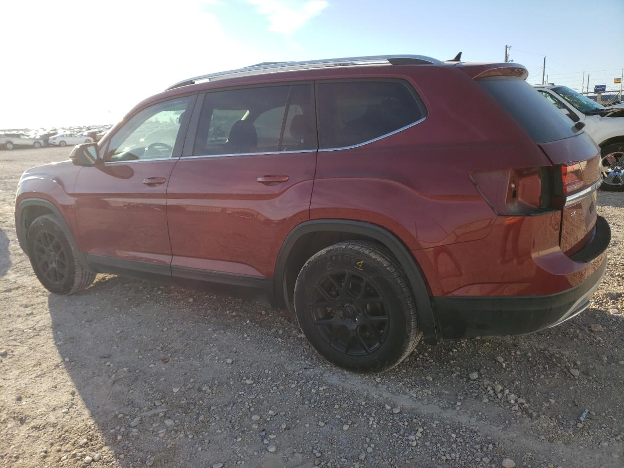 Image 2 of 2018 VOLKSWAGEN ATLAS SE 2018 with VIN 1V2CP2CA7JC600909