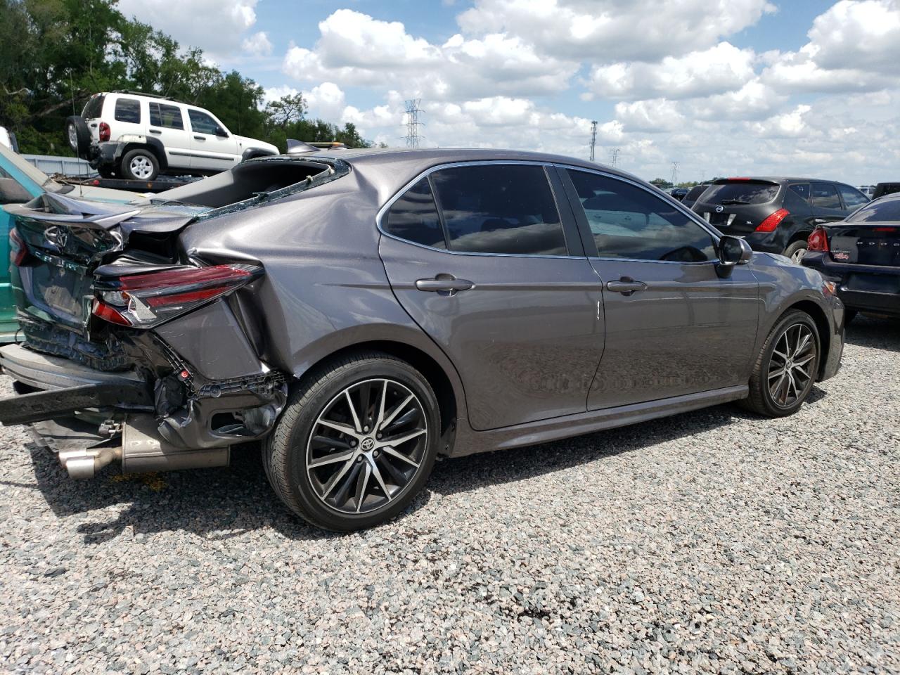Obraz 3 z 2021 TOYOTA CAMRY SE 2021 z VIN 4T1G11AK4MU489059
