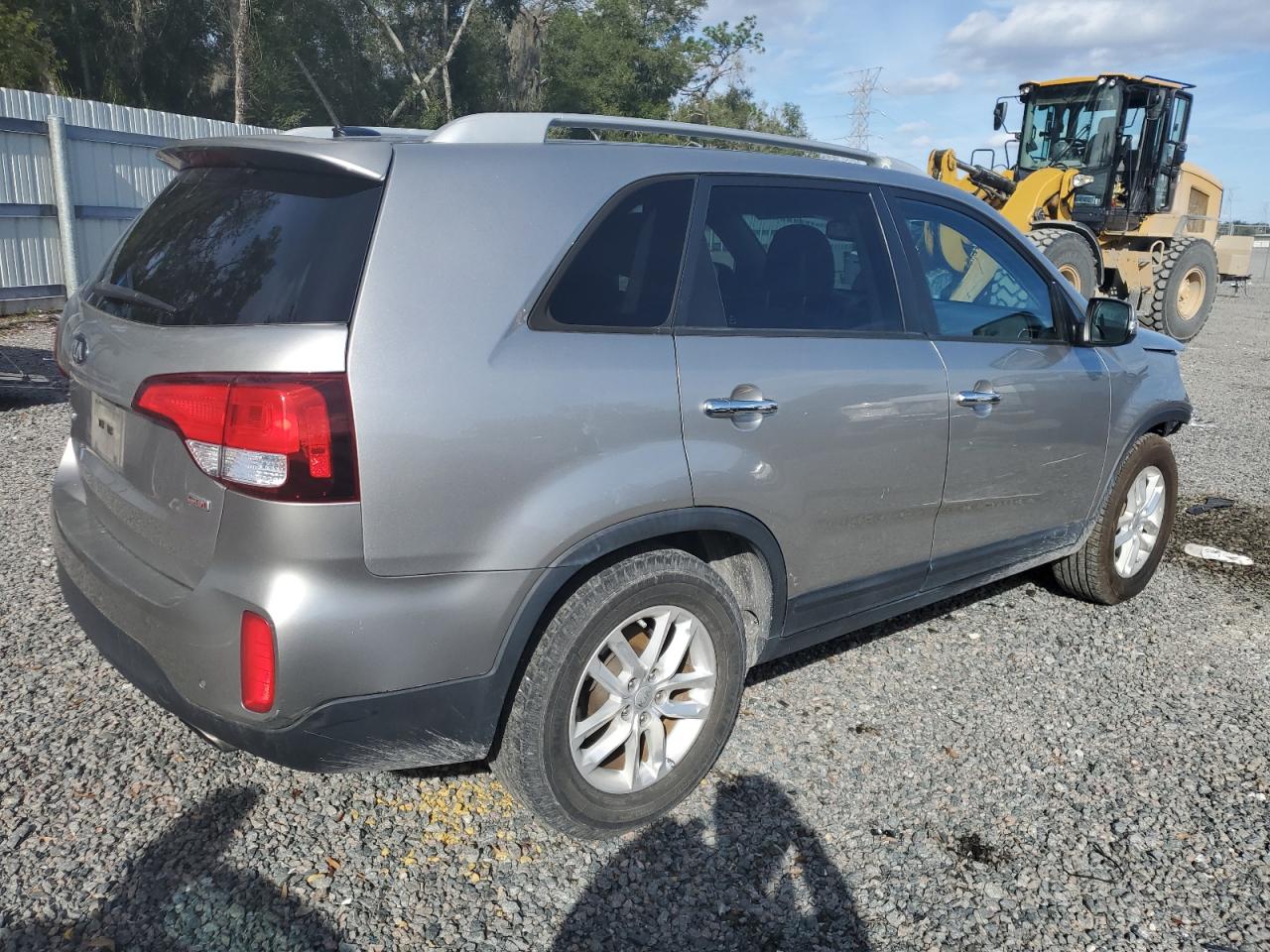 Image 3 of 2014 KIA SORENTO LX 2014 with VIN 5XYKT3A68EG534434