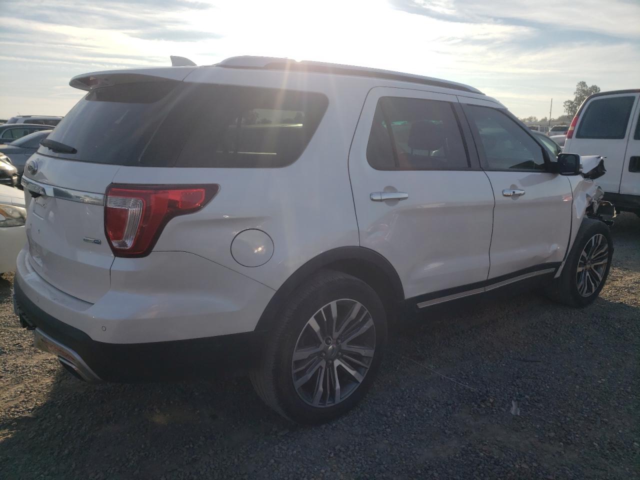 Image 3 of 2016 FORD EXPLORER PLATINUM 2016 with VIN 1FM5K8HT7GGB26785