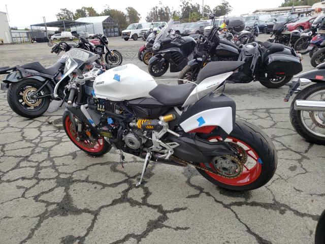 Image 3 of 2021 DUCATI PANIGALE V2 2021 with VIN ZDMHAATWXMB004237