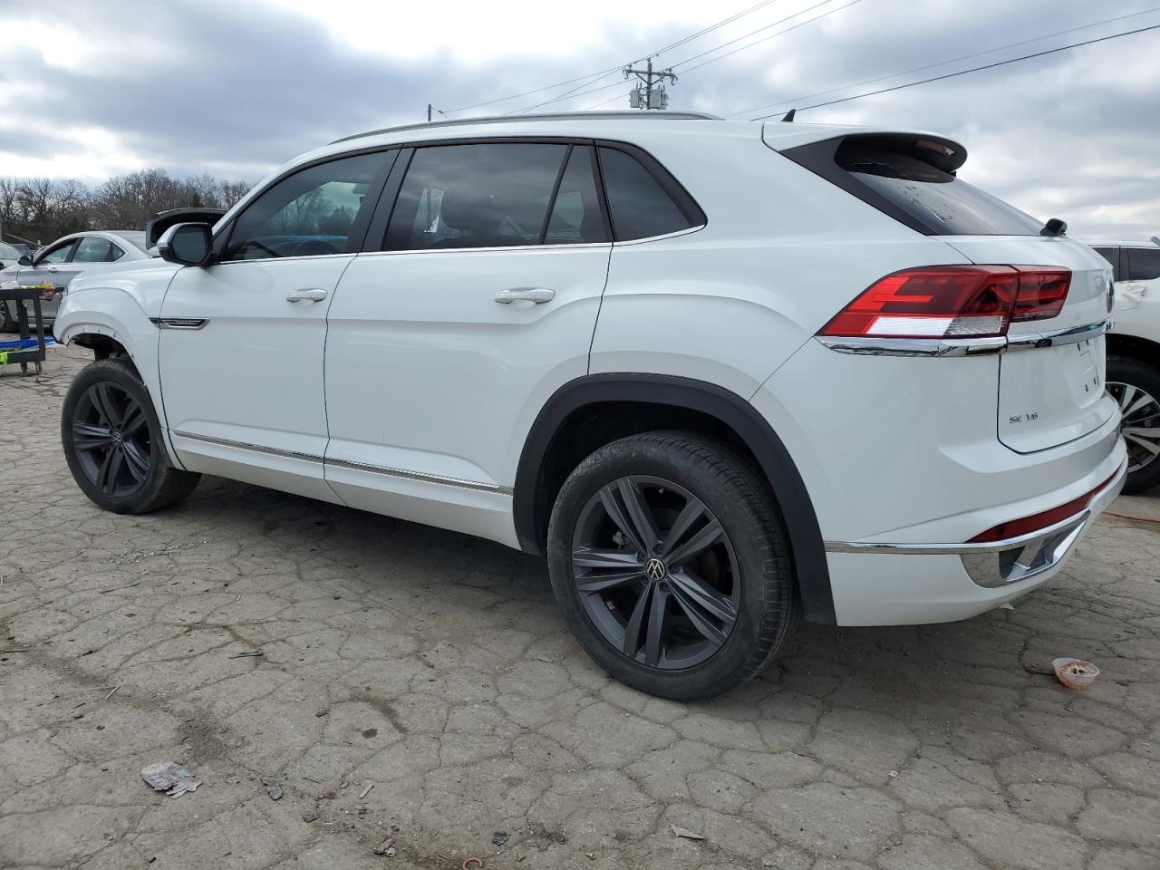 Image 2 of 2021 VOLKSWAGEN ATLAS CROSS SPORT SE 2021 with VIN 1V2PE2CA3MC229999