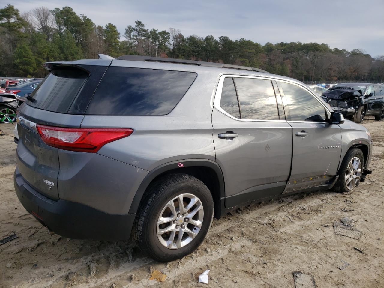 Image 3 of 2019 CHEVROLET TRAVERSE LT 2019 with VIN 1GNERHKW2KJ213774