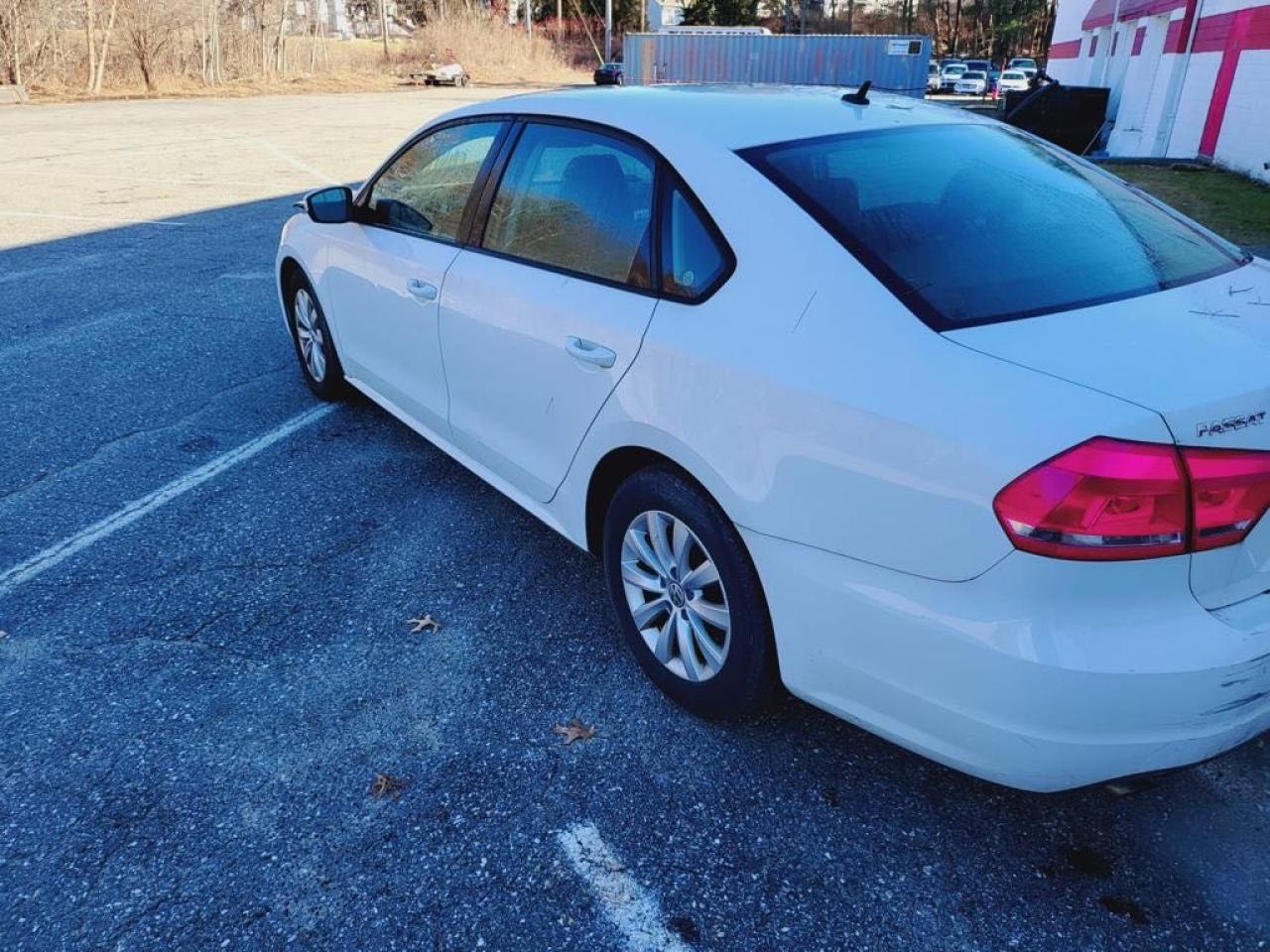 Изображение 3 2013 VOLKSWAGEN PASSAT S 2013 с VIN 1VWAP7A34DC131368