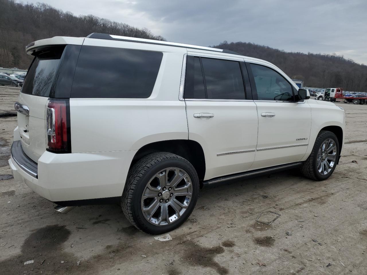 Obraz 3 z 2015 GMC YUKON DENALI 2015 z VIN 1GKS2CKJ0FR567523