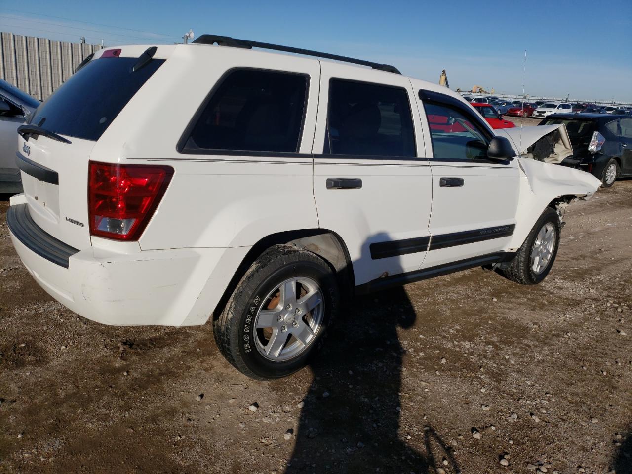 Obraz 3 z 2005 JEEP GRAND CHEROKEE LAREDO 2005 z VIN 1J4GR48K45C716918