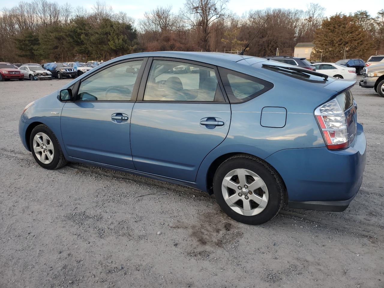 Image 2 of 2007 TOYOTA PRIUS  2007 with VIN JTDKB20U877677820
