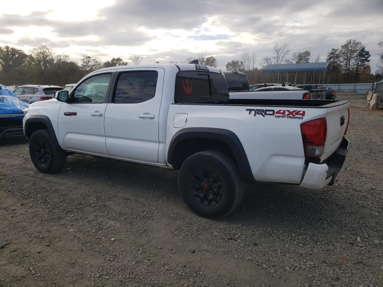 Obraz 2 z 2017 TOYOTA TACOMA DOUBLE CAB 2017 z VIN 5TFCZ5AN9HX092321