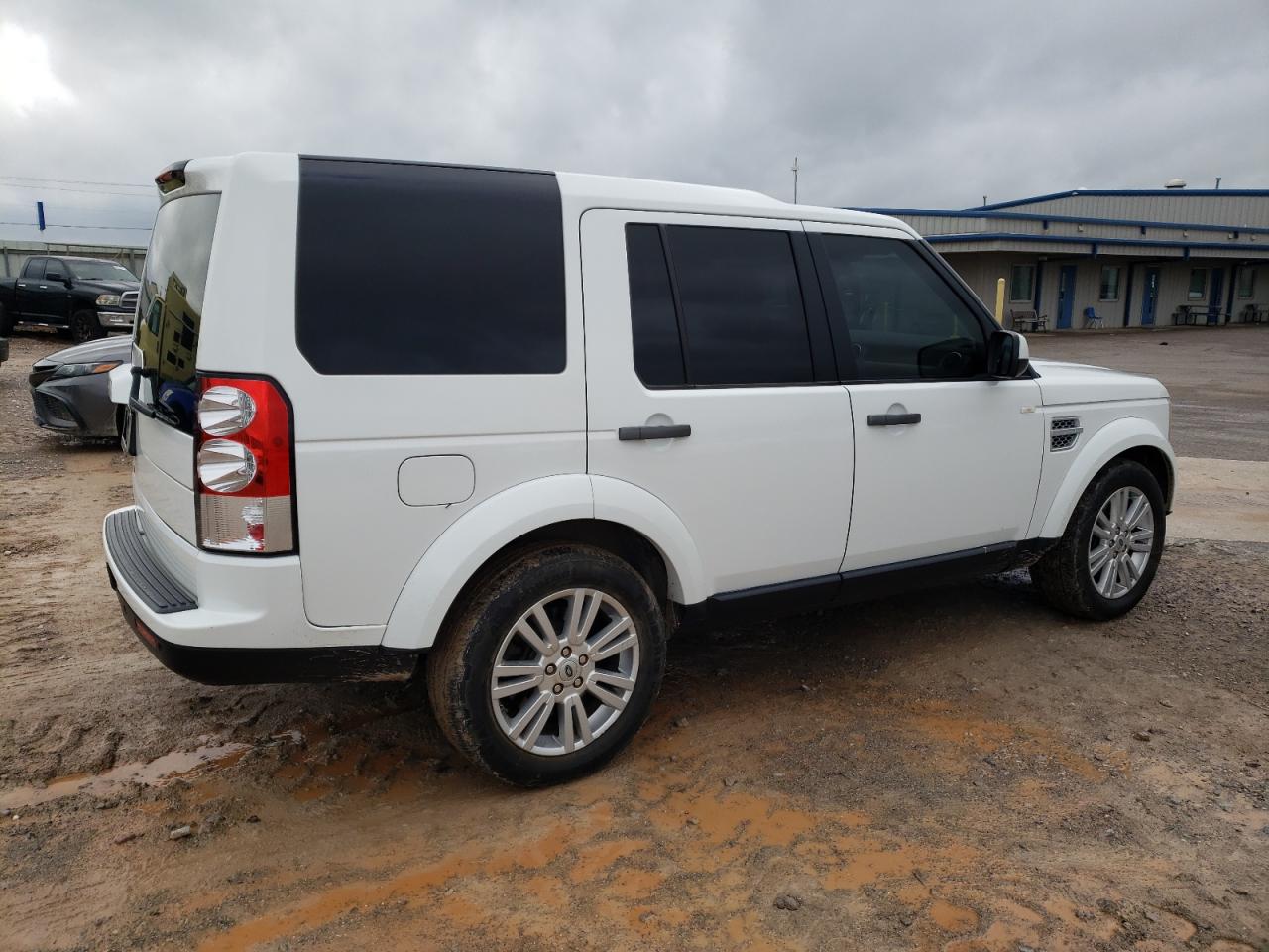 Image 3 of Land Rover Lr4 2013 with VIN SALAB2D40DA661818