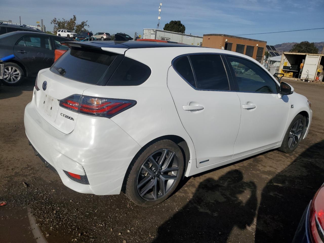 Image 3 of 2016 LEXUS CT 200 2016 with VIN JTHKD5BH4G2279415