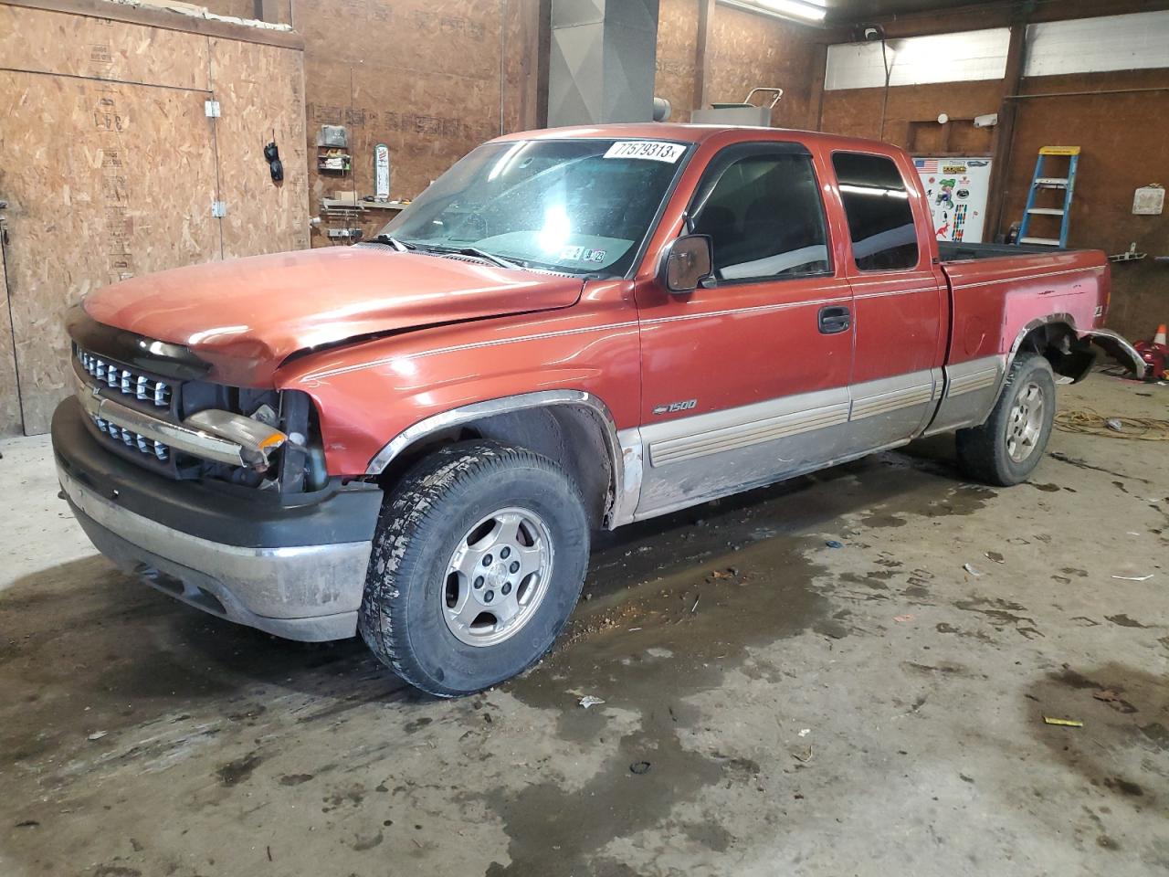 Image 1 of 2001 CHEVROLET SILVERADO K1500 2001 with VIN 1GCEK19T01E105306
